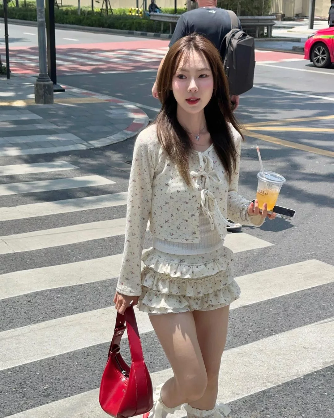 Bản phối chân váy và áo
