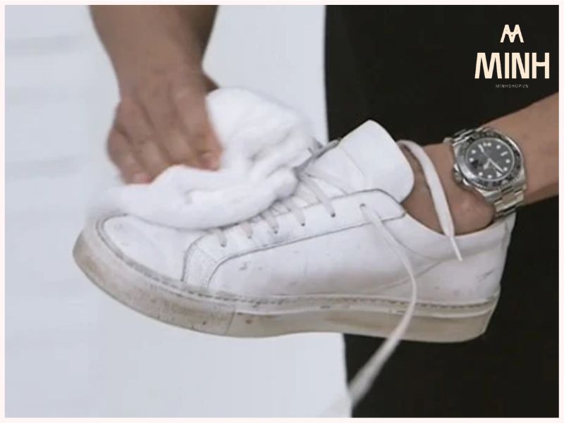 Bảo quản giày sneaker đúng cách