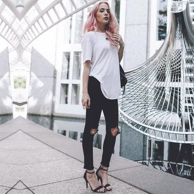Các blogger thời trang nổi bật với phong cách tối giản