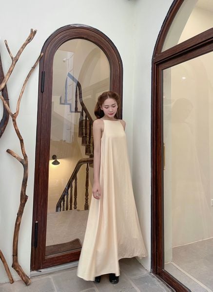 Đầm maxi 2 dây form suông hở lưng