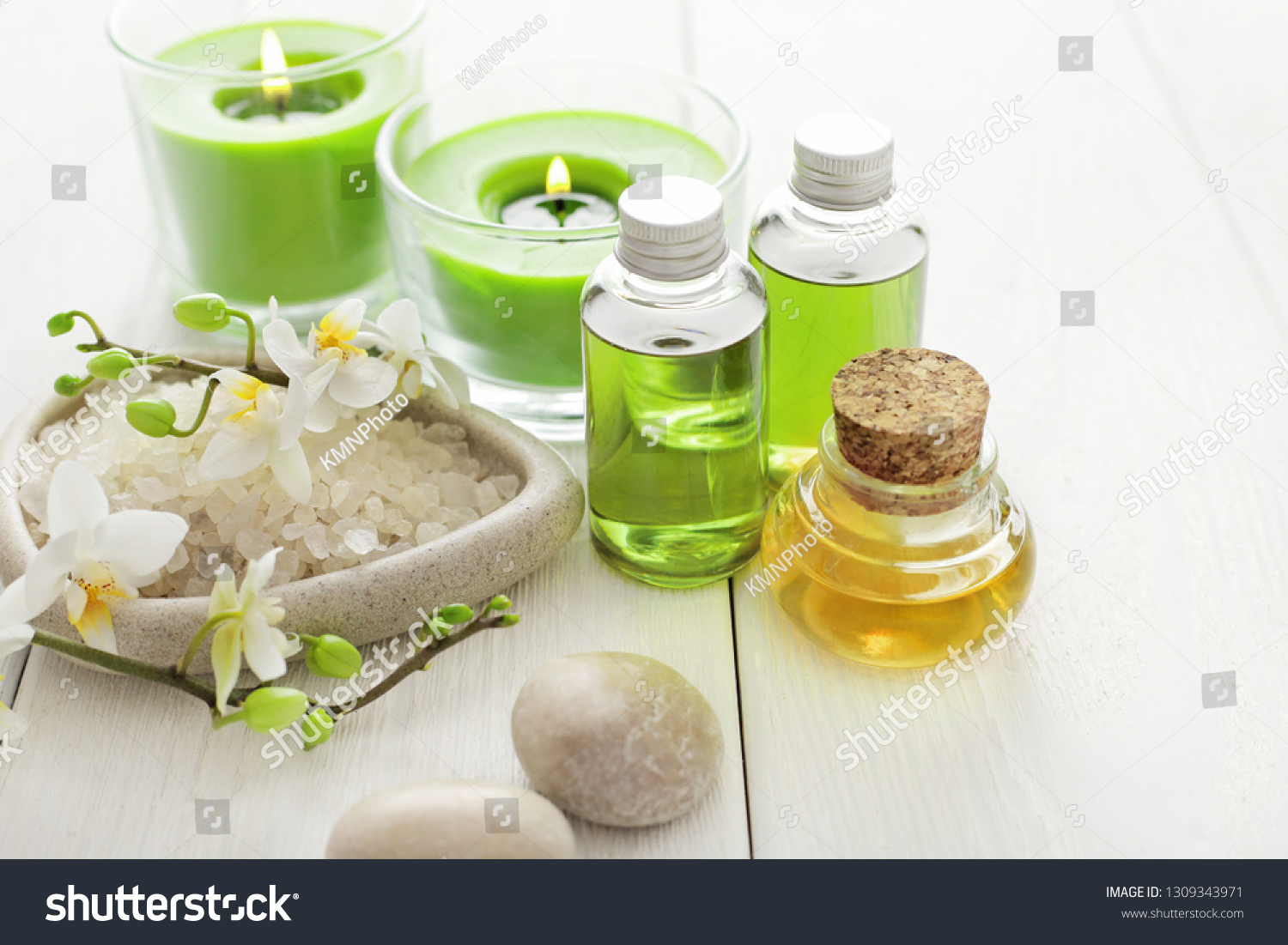 Bộ sưu tập tinh dầu và nến thơm tự nhiên