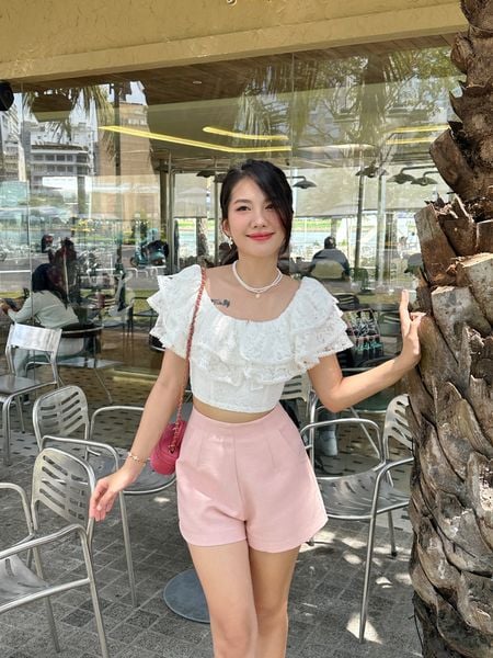 Áo ren croptop phối bèo 3 tầng đính nơ cổ