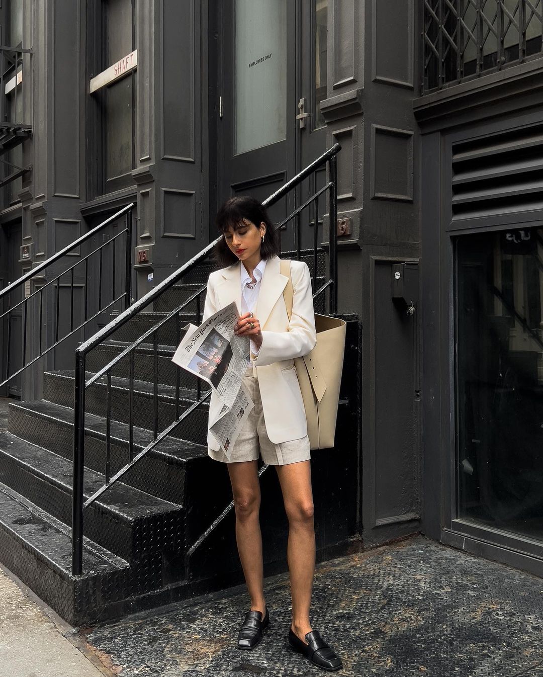 Áo sơ mi kết hợp quần shorts bermuda phong cách công sở