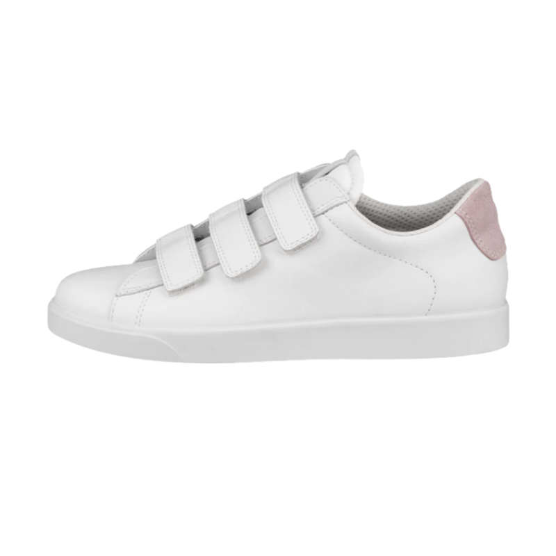 Giày sneaker đế nguyên khối giúp bước chân ổn định hơn