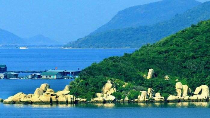 Bàn ăn tối đơn giản nhanh chóng