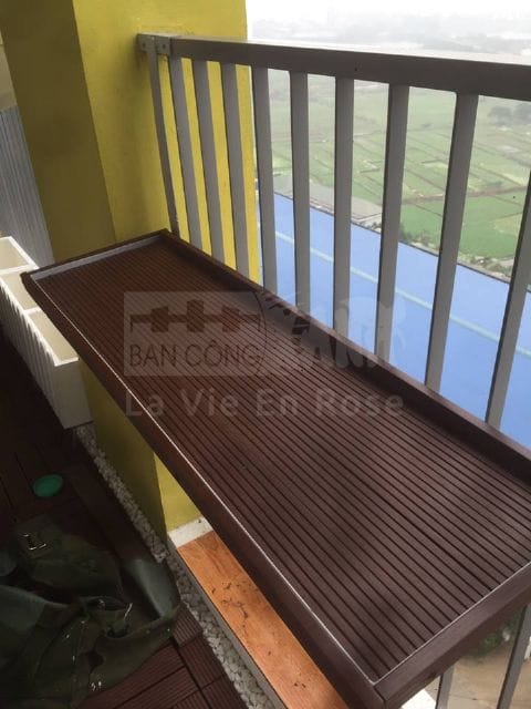 Ban công bị che kín