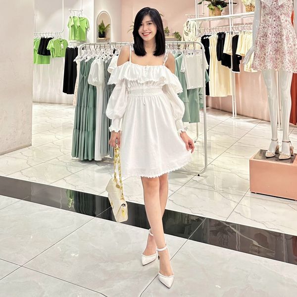 Đầm hai dây gợi cảm cho nàng tóc ngắn
