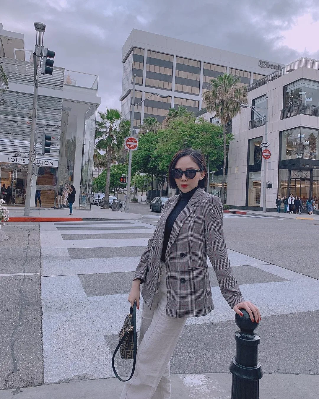 Áo khoác blazer tạo phong cách đường phố cuốn hút