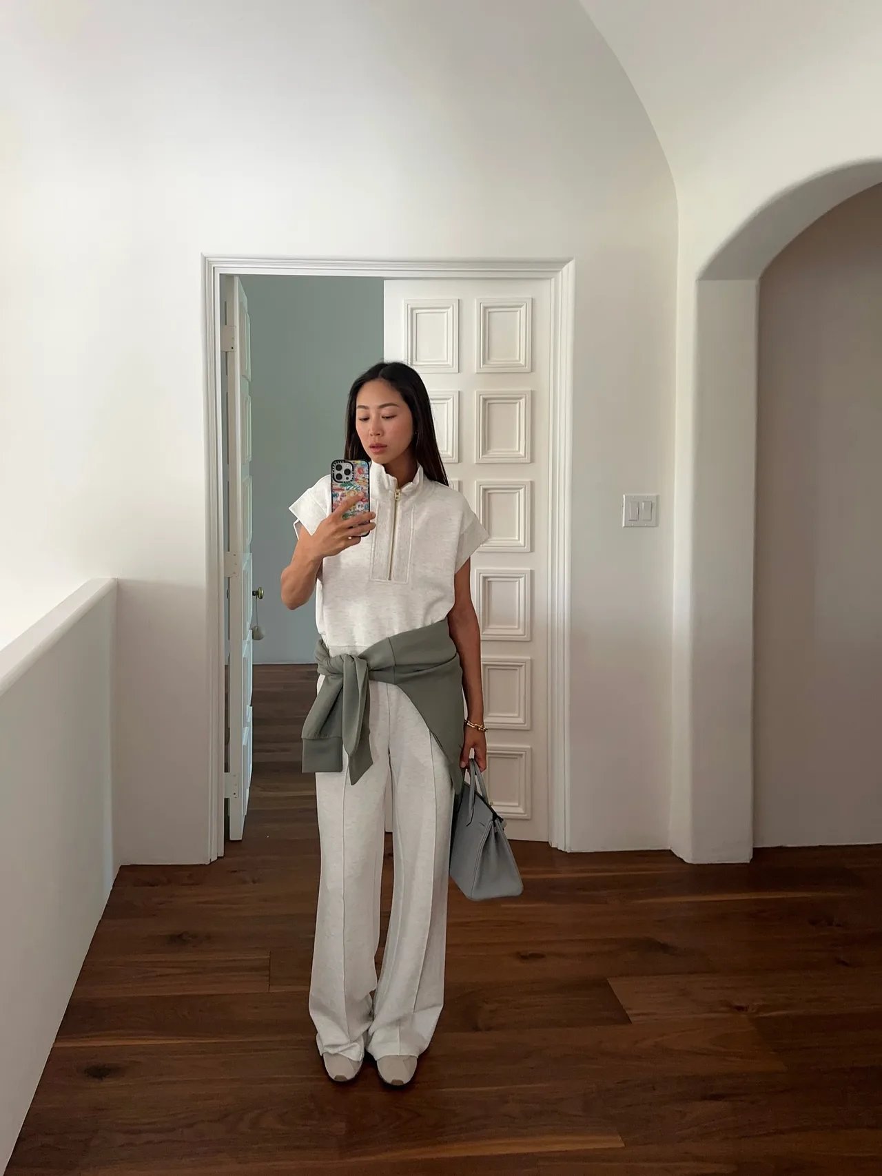 Fashionista Aimee diện thời trang đầu thu với tinh thần tối giản, sạch mắt