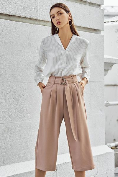 Phối áo kiểu với quần culottes