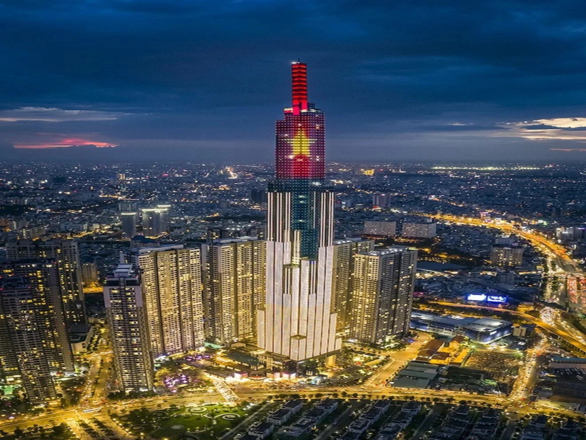 Hoạt động buổi tối tại công viên Landmark 81