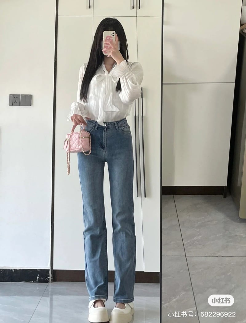 Áo sơ mi cách điệu và quần jean