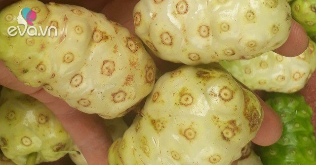Nồi nước mặn nong tại quán Khai