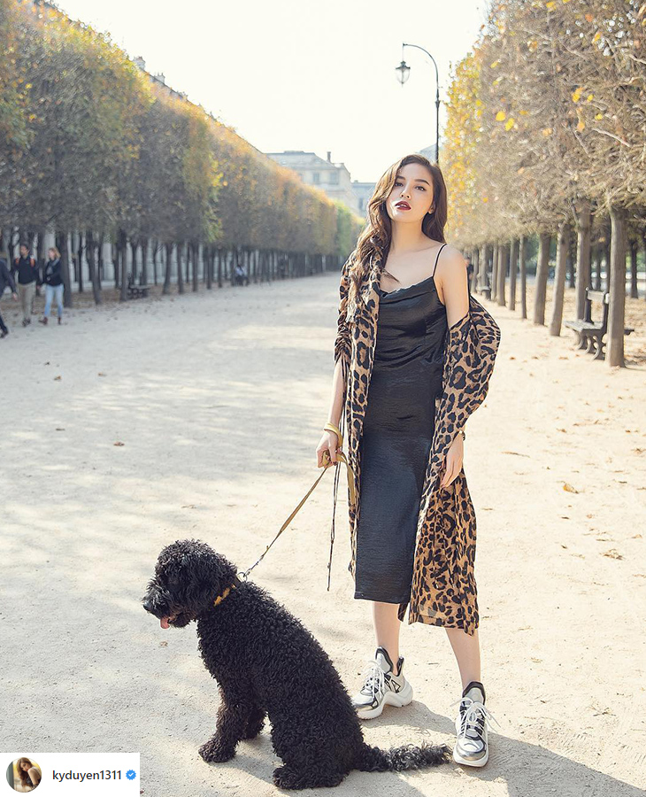 slip dress phối áo khoác