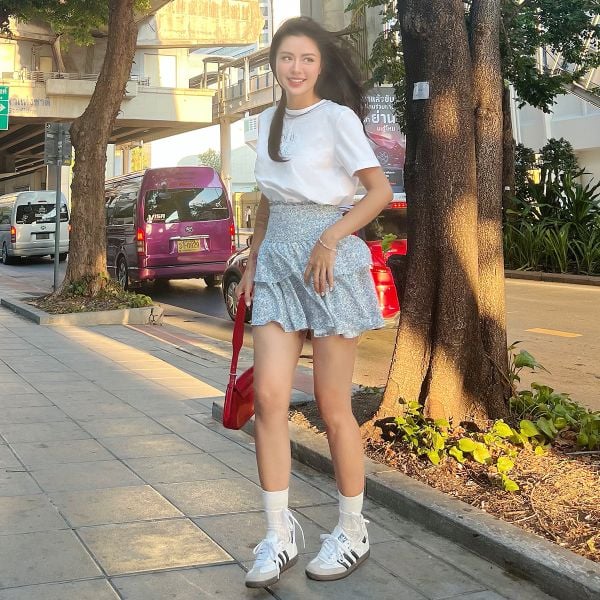Váy mini form A smocking lưng phối bèo