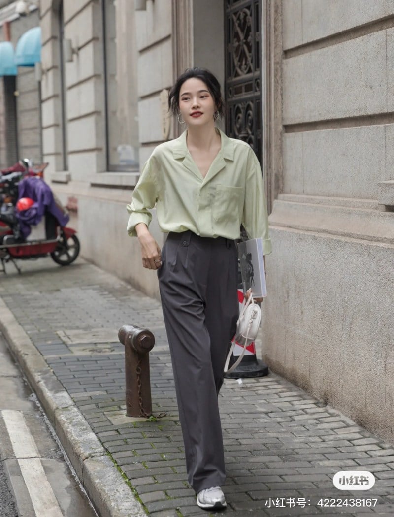 Áo sơ mi và quần âu suông cạp cao