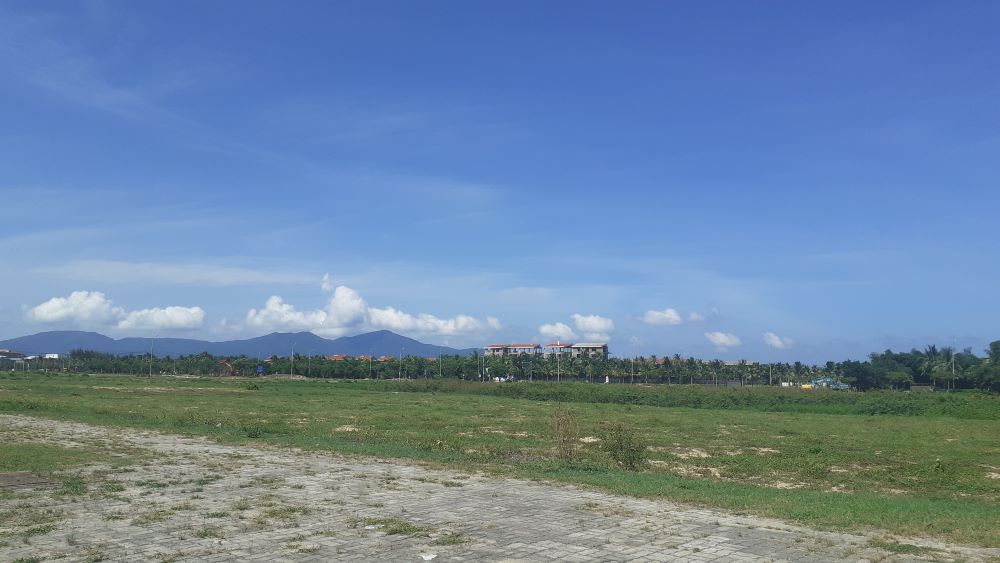 Lô đất chào bán chững giá