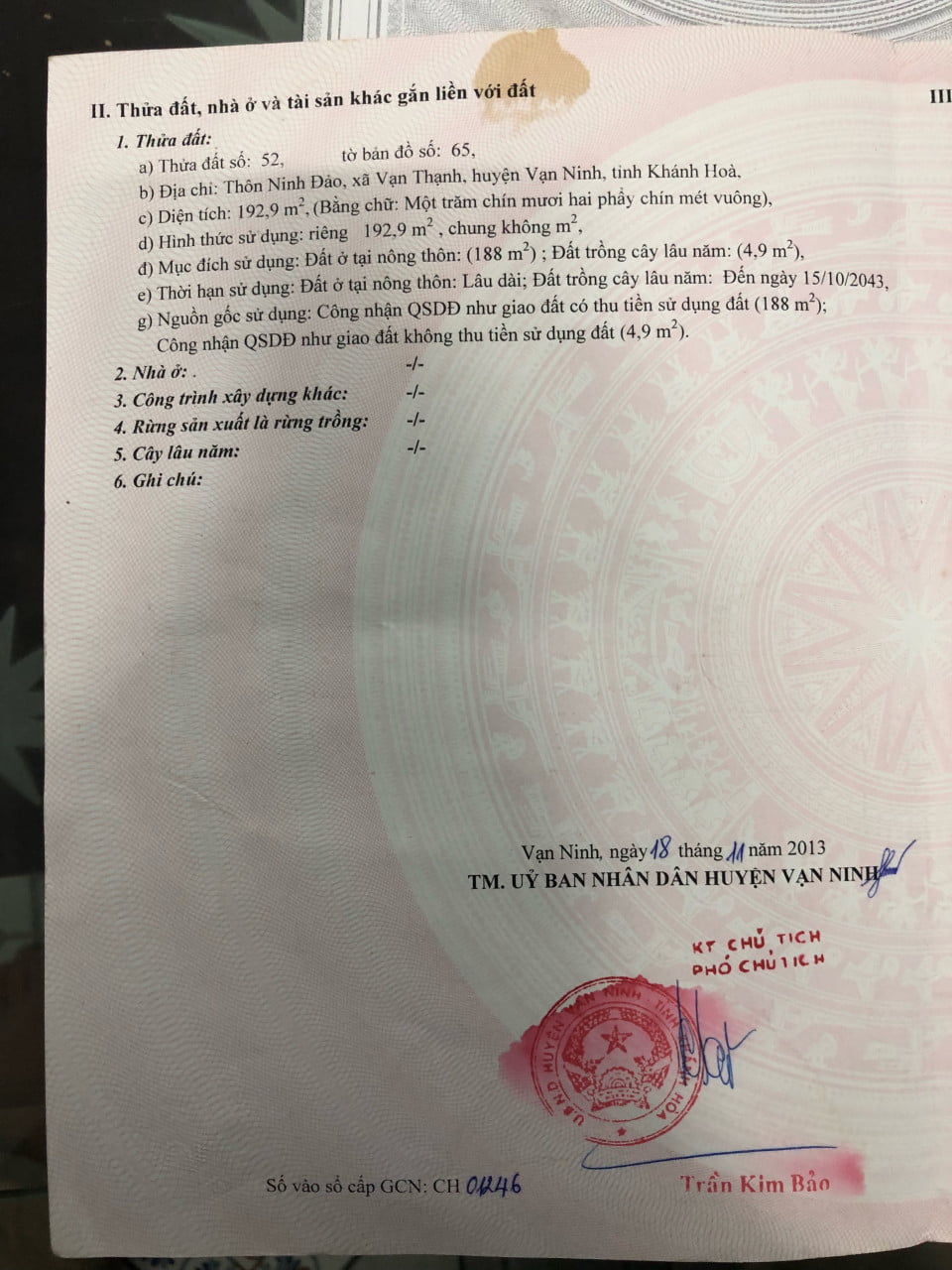 Giấy tay và hồ sơ đất