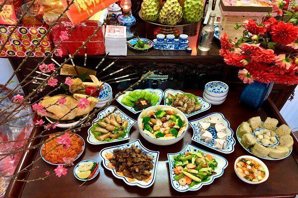 Thắp hương cúng Giao Thừa
