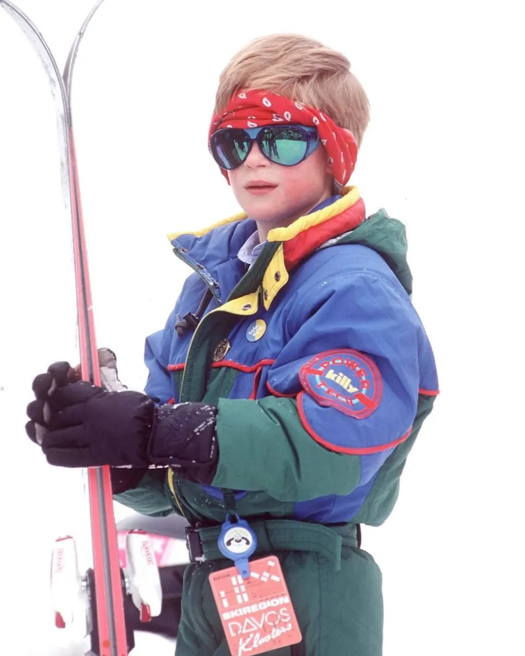 Kính ski tráng gương phản chiếu toàn cảnh khu trượt tuyết