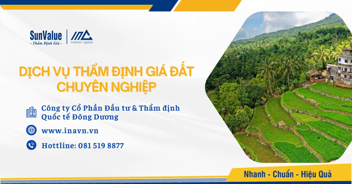 Người dân kiểm tra giấy tờ đất