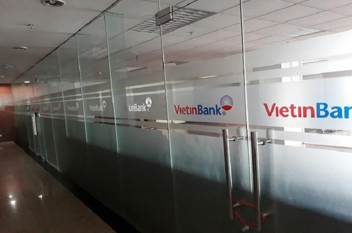Ánh sáng và vật liệu căn hộ nhỏ