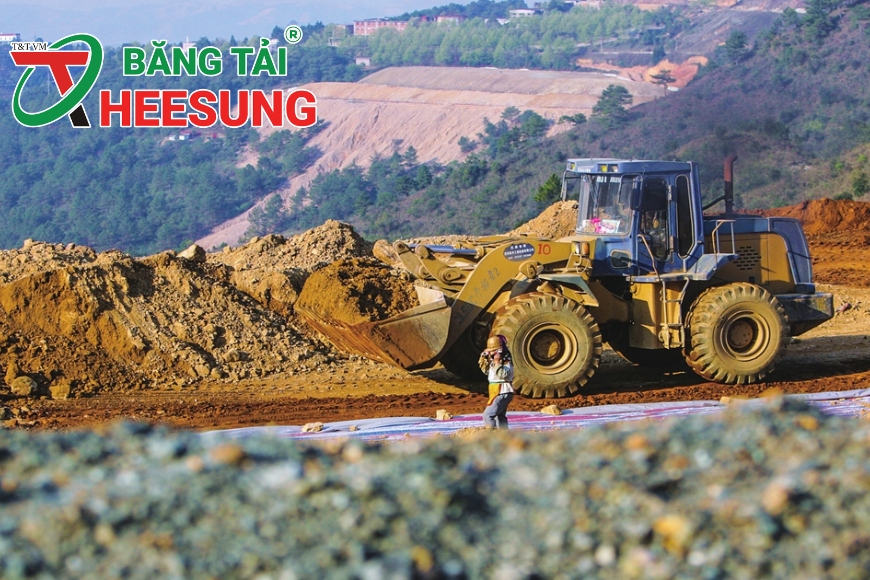Nguồn cung và thanh khoản nghẽn