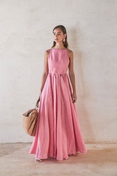 Đầm maxi đi biển nhẹ và bay