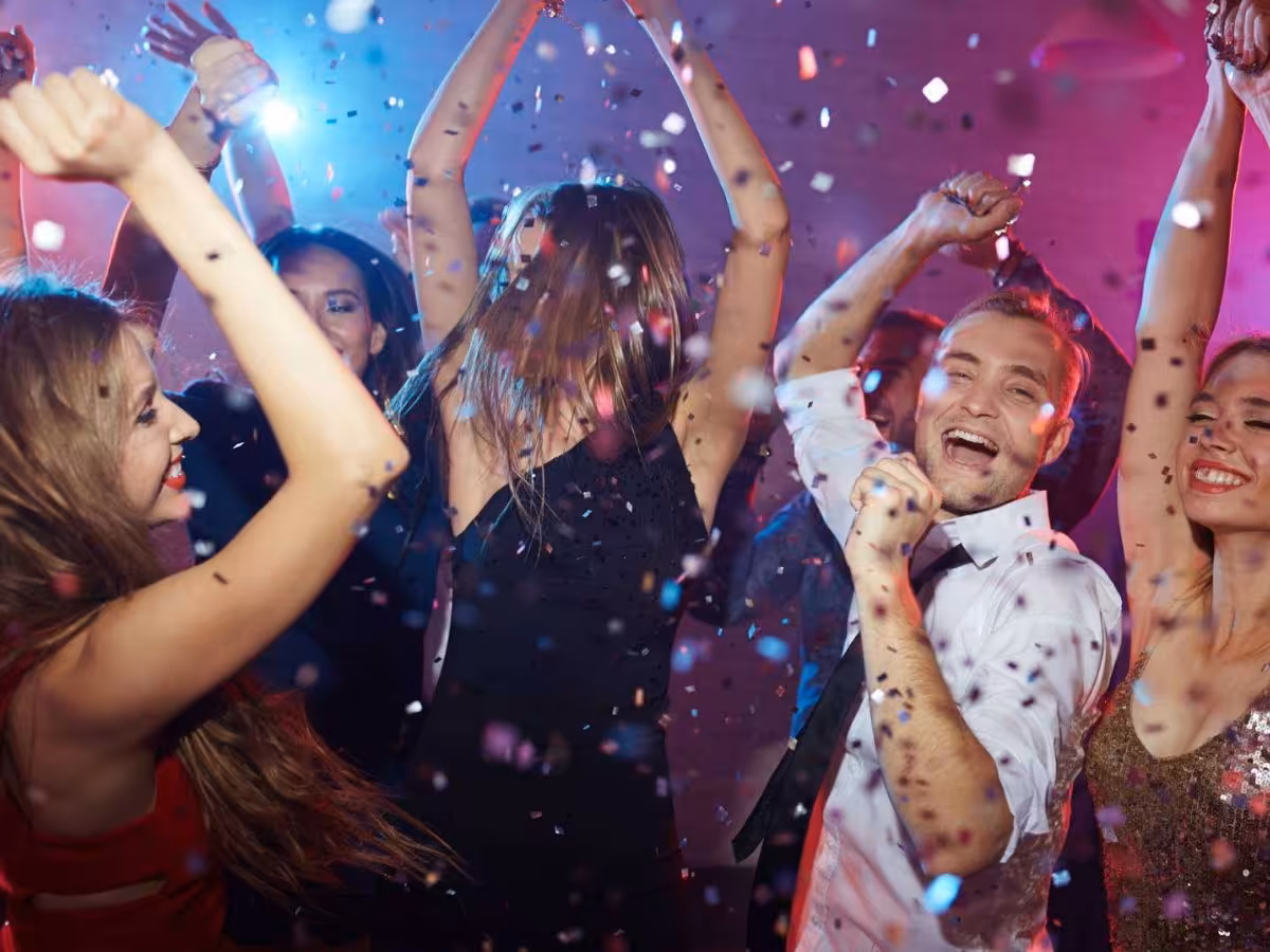 Luôn tìm hiểu về tính chất buổi tiệc