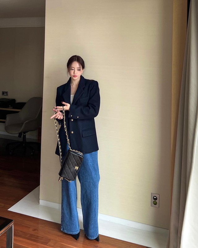 Blazer phối quần jeans công sở
