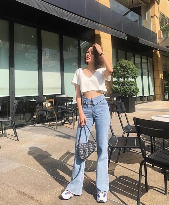 Croptop với jeans ống loe