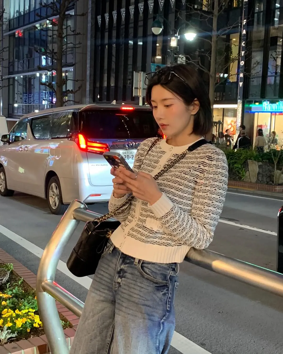 Áo khoác tweed mỏng nhẹ cho mùa hè