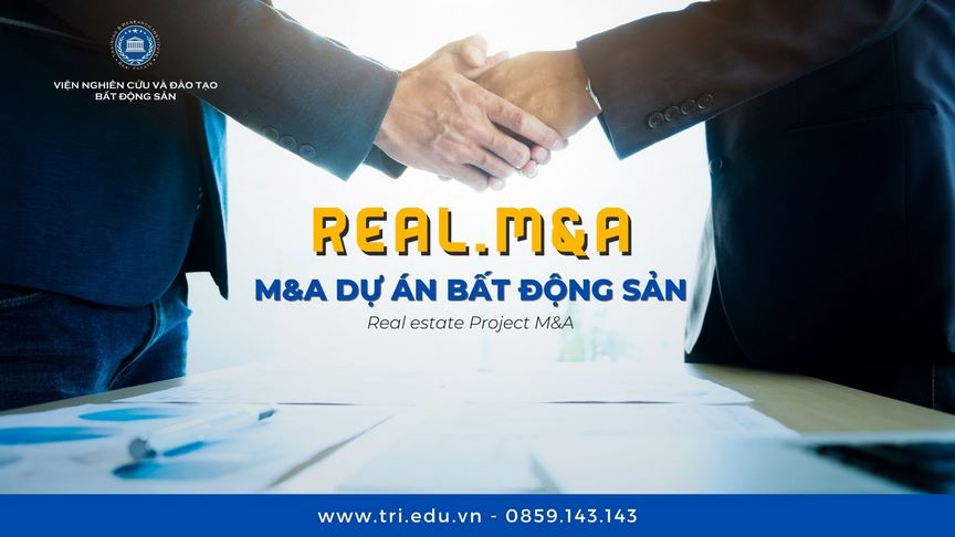 Nhà đầu tư xem hồ sơ thương vụ