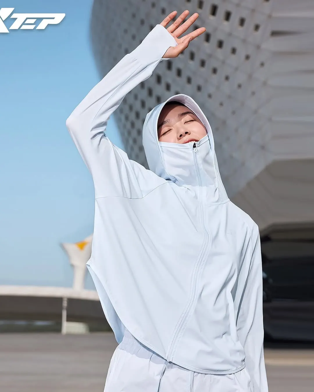 Áo chống nắng tông màu lạnh