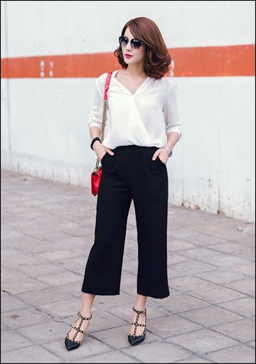 Quần ống rộng dáng lửng phối áo kiểu công sở tạo hình ảnh thanh lịch