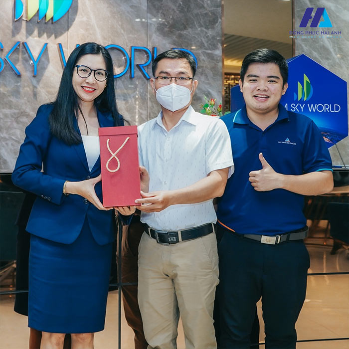 Đồng phục giúp quảng bá hình ảnh thương hiệu công ty BĐS hiệu quả