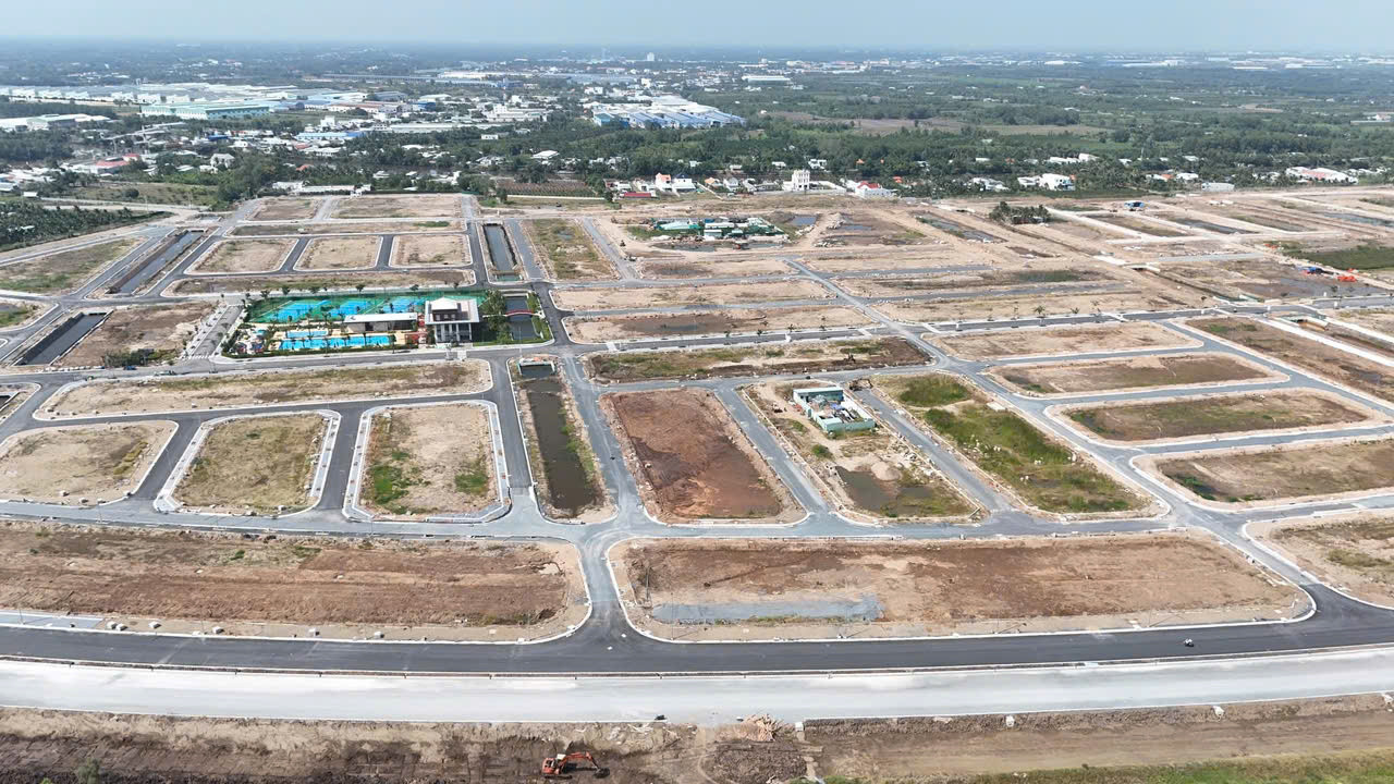 Thị trường bất động sản phân hóa