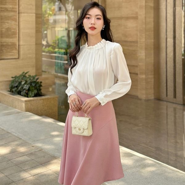 Áo sơ mi phối chân váy công sở