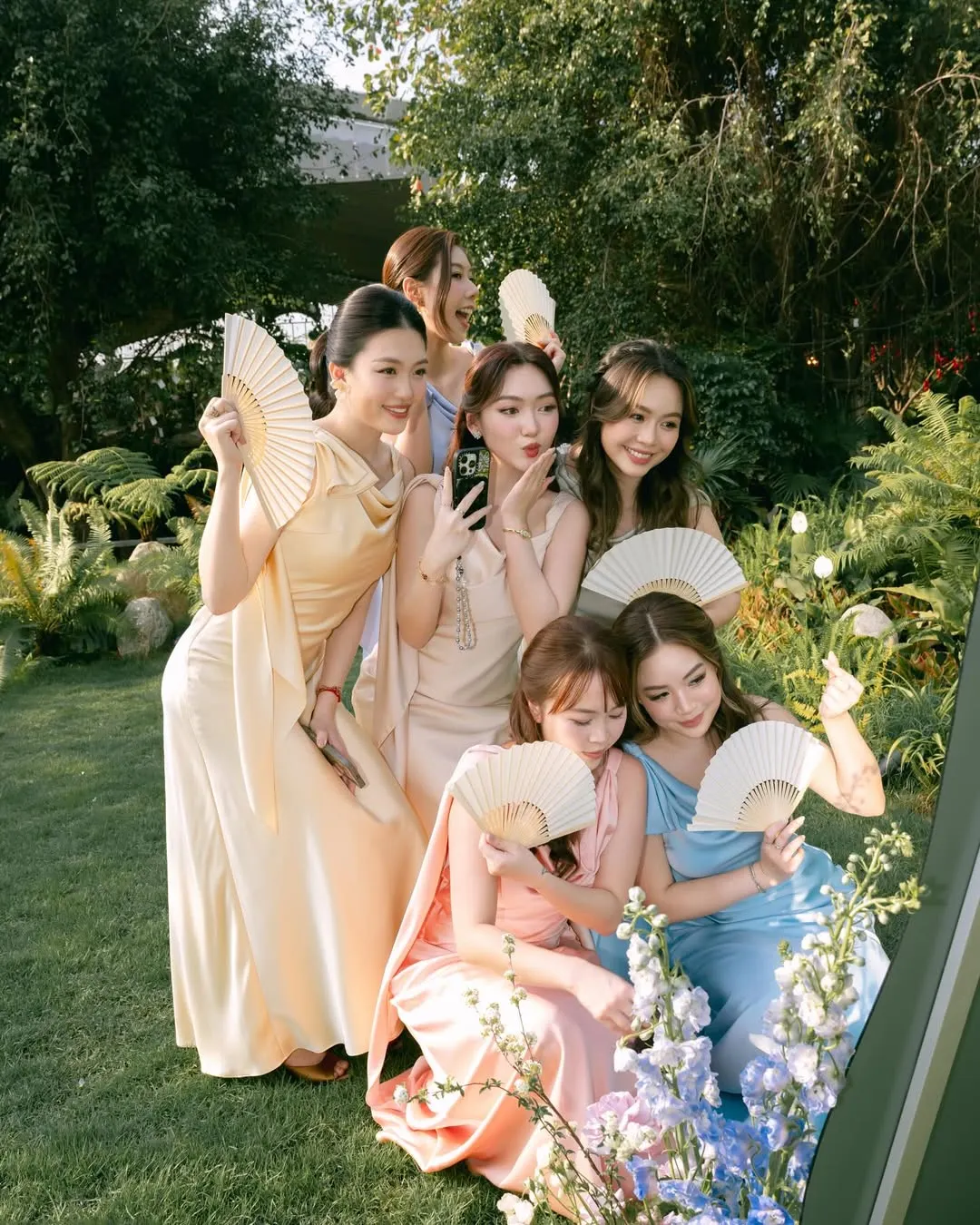 Hà My thời trang dự đám cưới