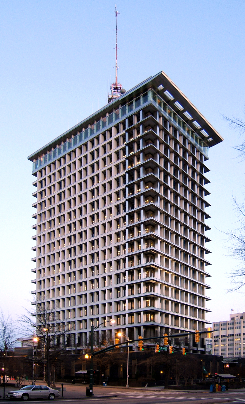 Căn hộ Richmond City nằm ngay mặt tiền đường Nguyễn Xí sầm uất