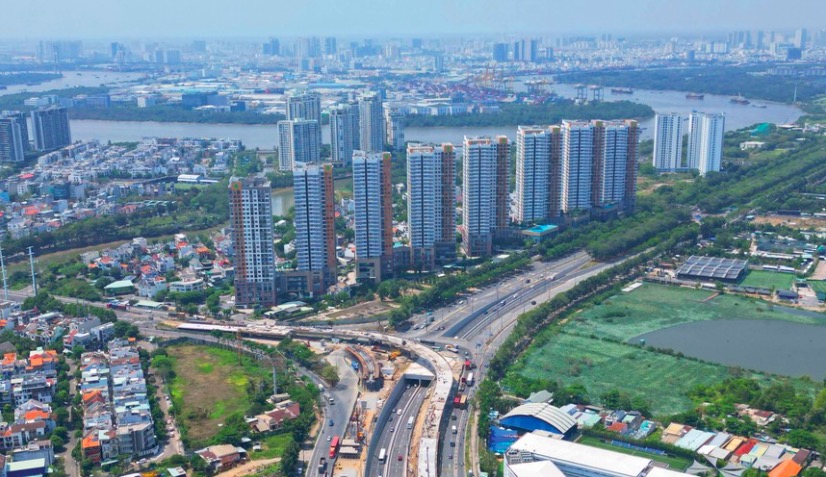 Nghịch lý thanh khoản giảm, giá vẫn leo thang