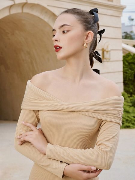 Đầm midi thun trễ vai tay dài