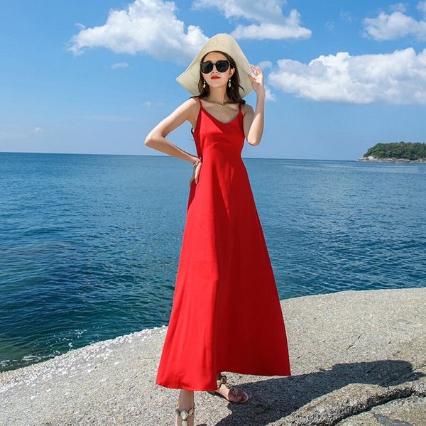 Váy maxi có cổ sâu