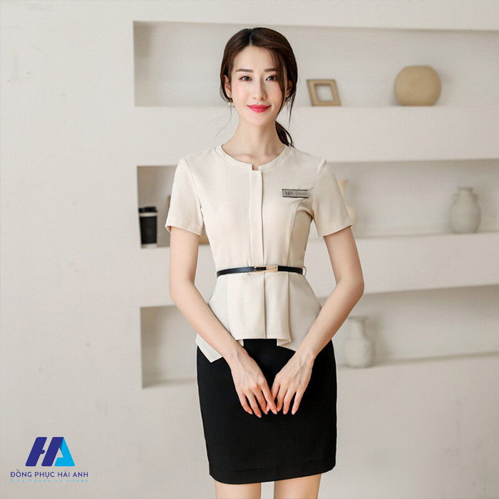 Duyên dáng với mẫu váy liền thân đồng phục nhân viên lễ tân