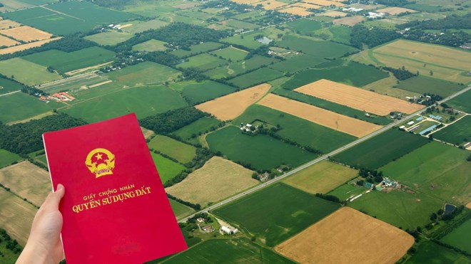 Đối chiếu sổ đỏ và hồ sơ