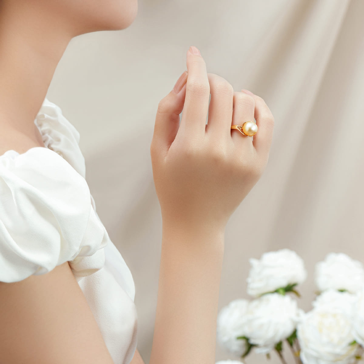 Đám cưới với trang phục có chất riêng nhưng vẫn thanh lịch