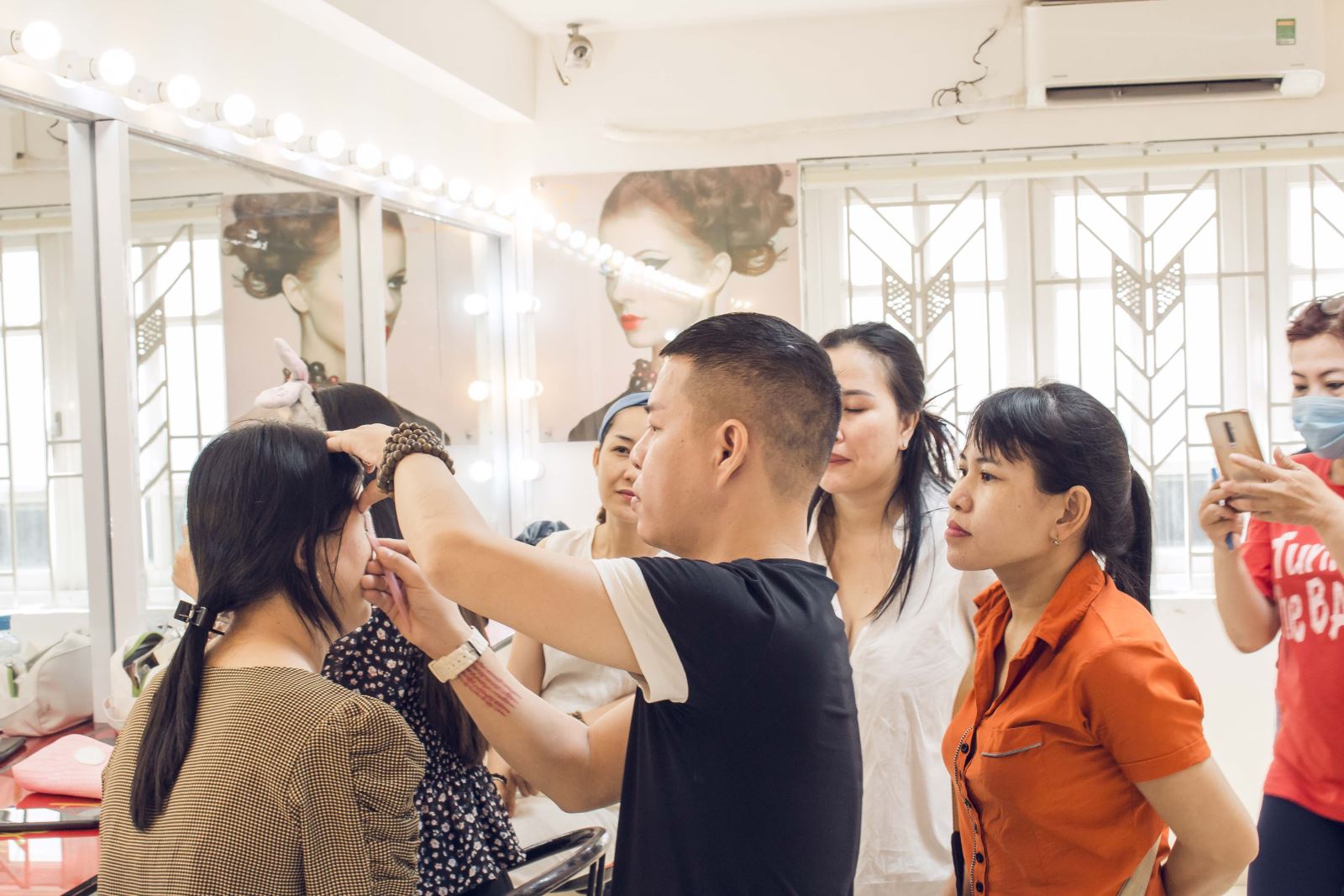 Trang trí tối giản có điểm nhấn