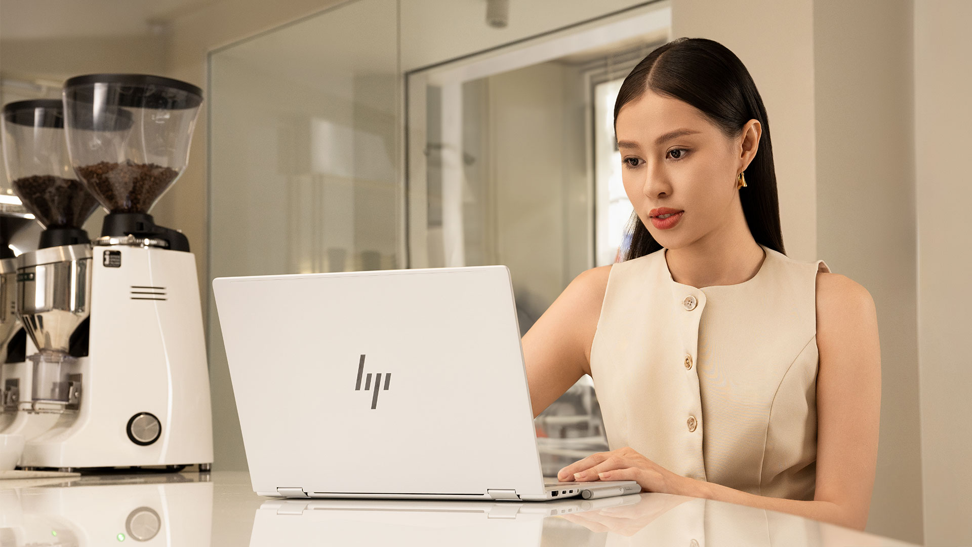 Laptop doanh nghiệp AI