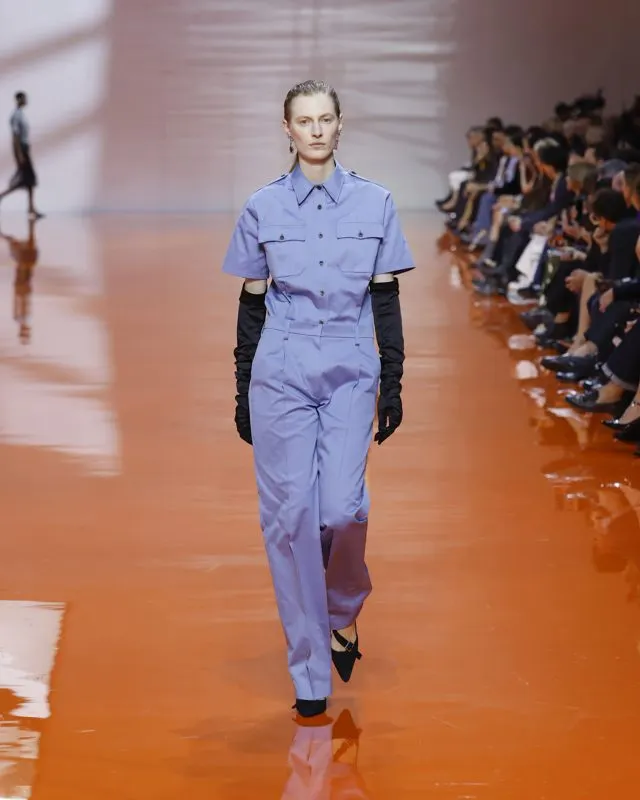 Xanh dương lạnh trong bộ sưu tập Prada