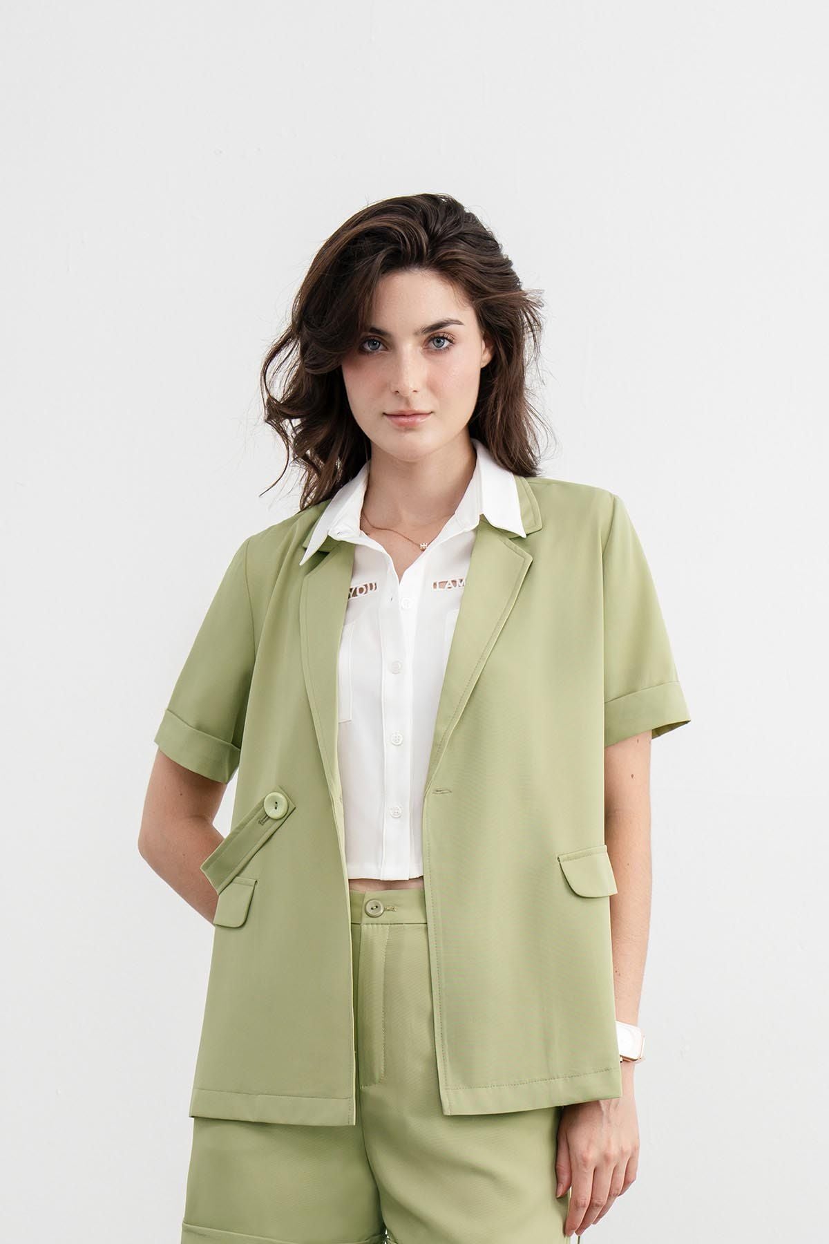 Thiết kế công sở của Lamer Fashion hướng tới phom dáng dễ mặc và tính ứng dụng cao